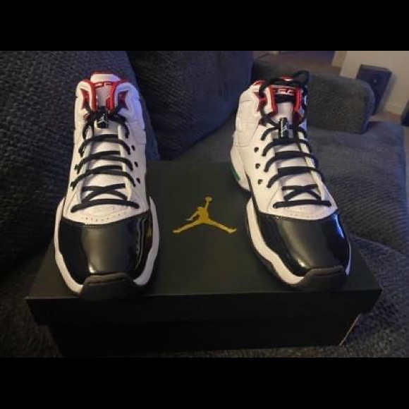 Jordan B’Loyal White/Pine-Gym Red Black